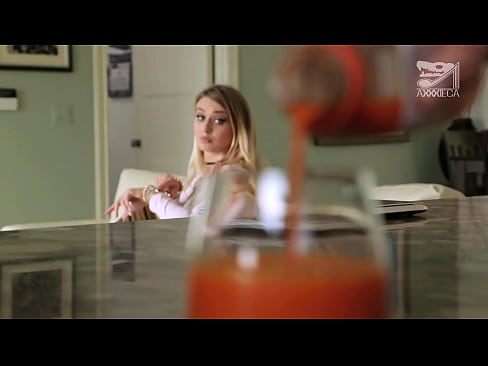 ❤️ Mtsikana wotentha wokhala ndi mawere akulu ndi mabere olimba amapeza tambala, koma molimba kwambiri Kanema wolaula pa ife ❌❤